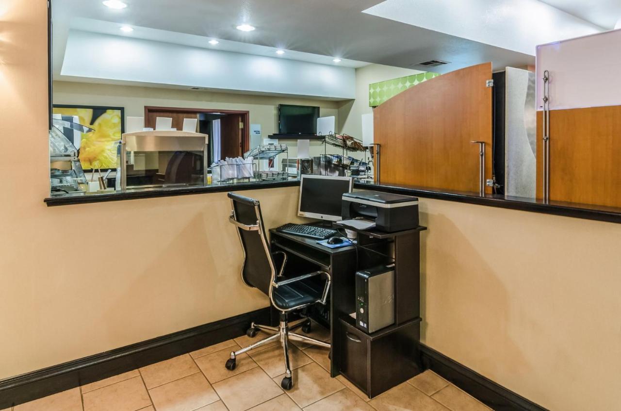 Holiday Inn Express Hotel & Suites Vinita By Ihg Exteriör bild