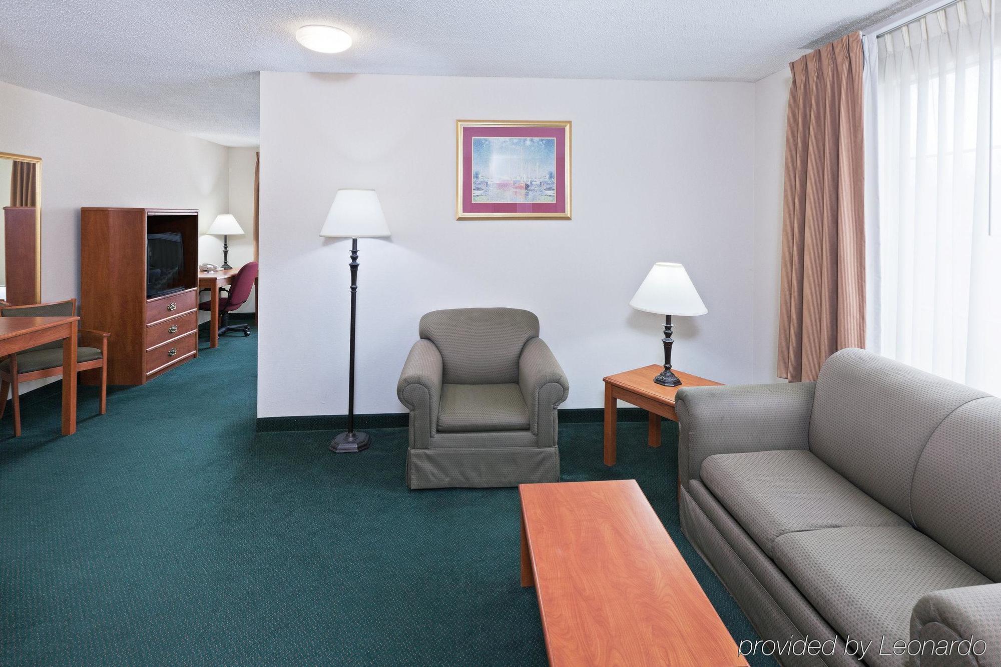 Holiday Inn Express Hotel & Suites Vinita By Ihg Rum bild