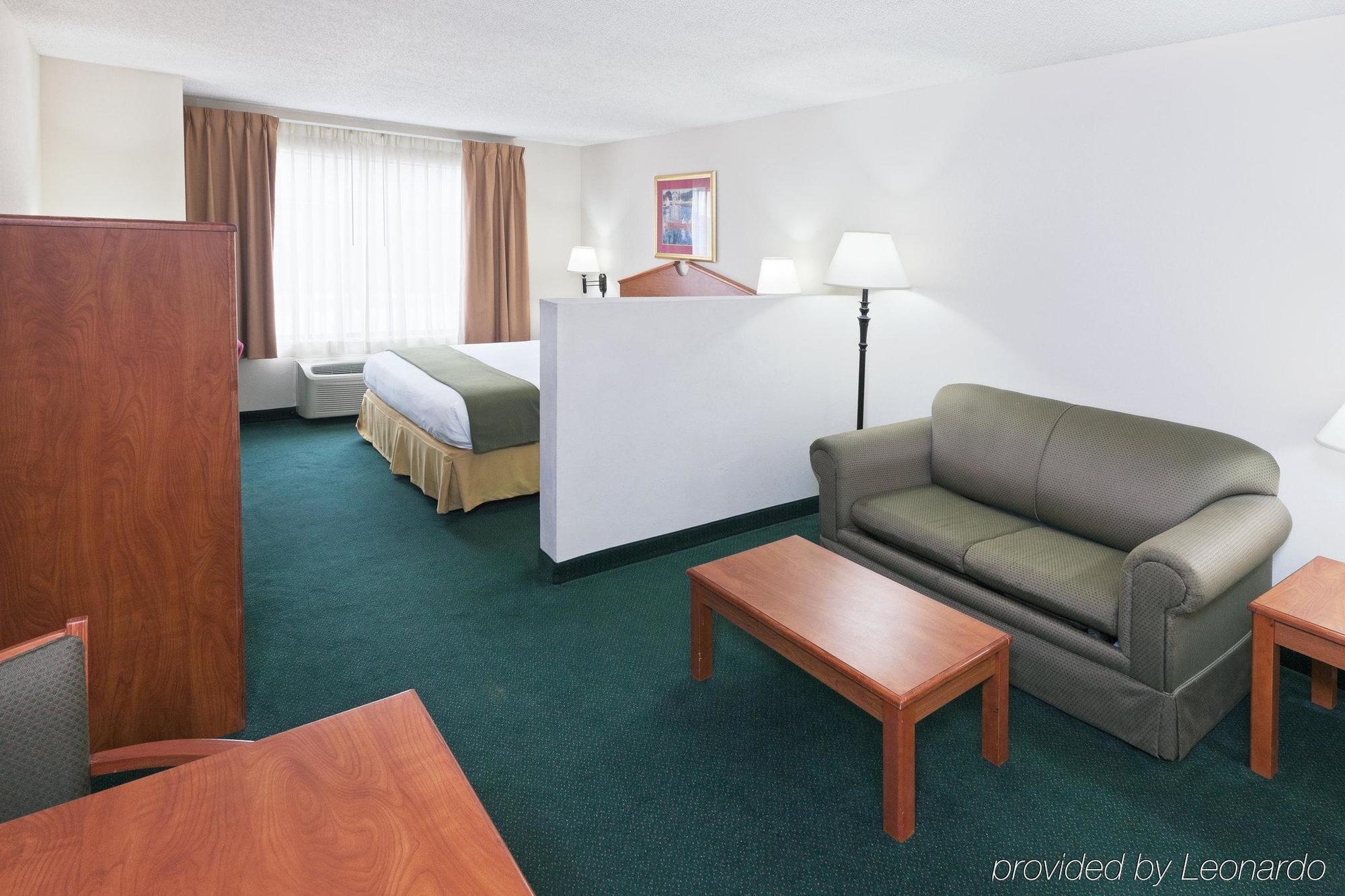 Holiday Inn Express Hotel & Suites Vinita By Ihg Rum bild