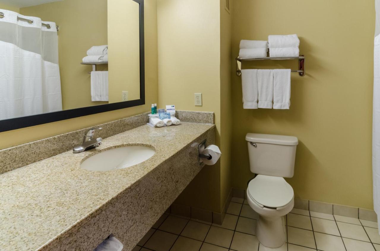 Holiday Inn Express Hotel & Suites Vinita By Ihg Exteriör bild